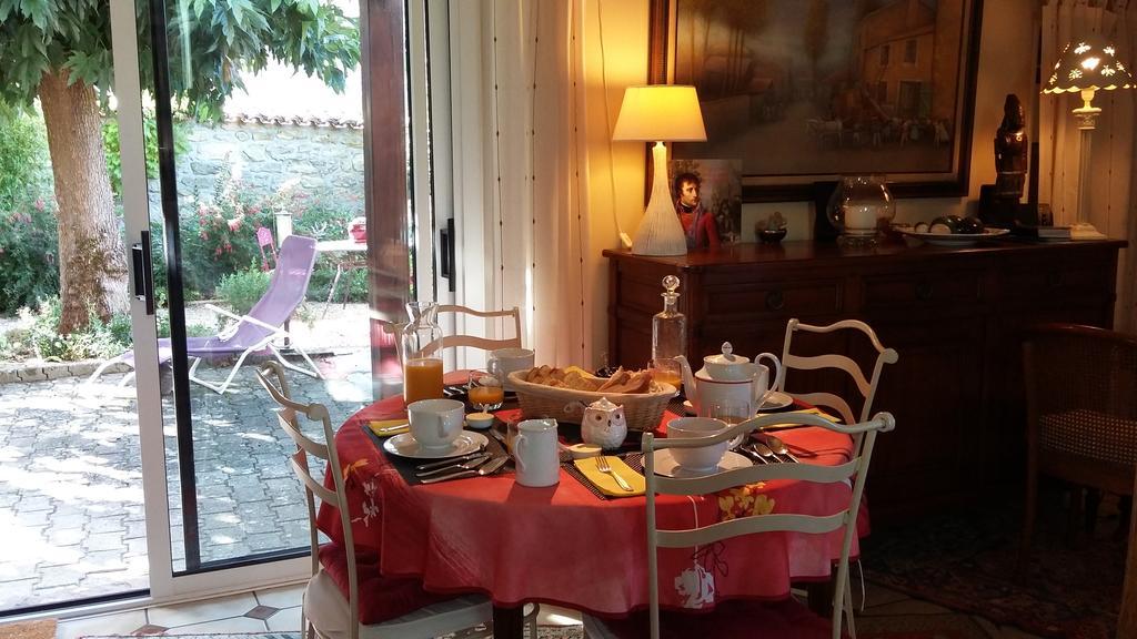L' Esterlanges Suite Famille 2 Chambres 4 Personnes Proche Puydufou Saint-Vincent-Sterlanges Екстериор снимка